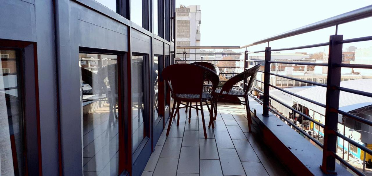 Alcazaba Hotel Johannesburg Bagian luar foto