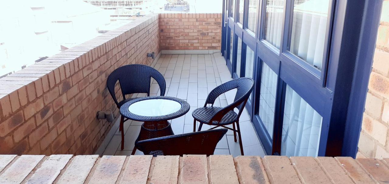 Alcazaba Hotel Johannesburg Bagian luar foto