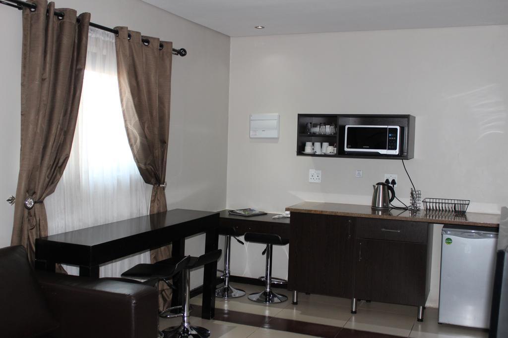 Alcazaba Hotel Johannesburg Bagian luar foto