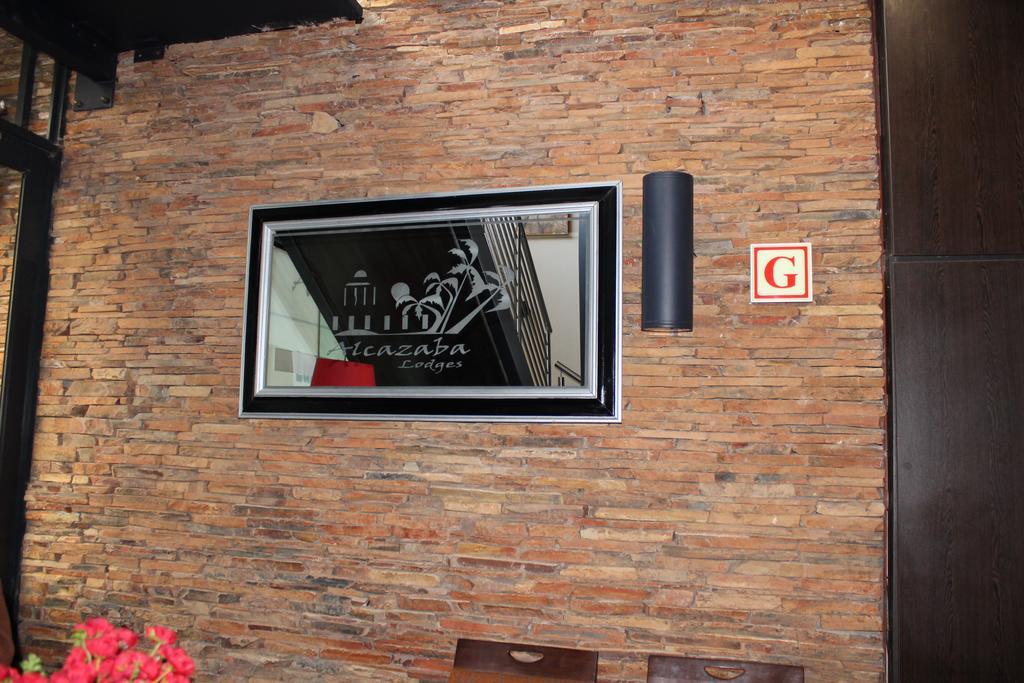 Alcazaba Hotel Johannesburg Bagian luar foto