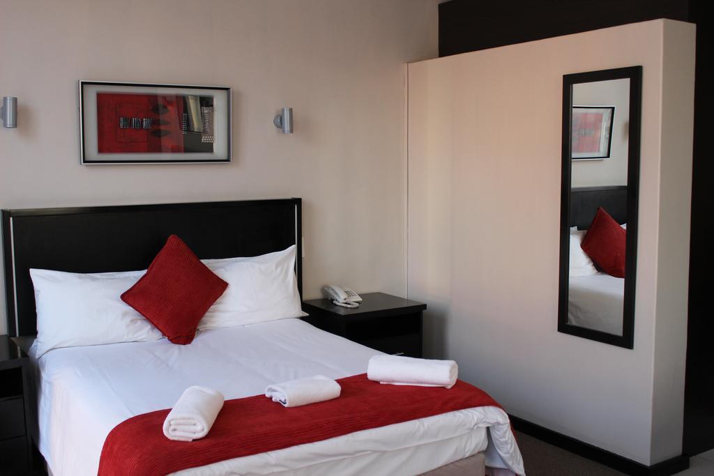 Alcazaba Hotel Johannesburg Bagian luar foto