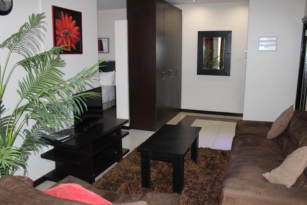 Alcazaba Hotel Johannesburg Bagian luar foto