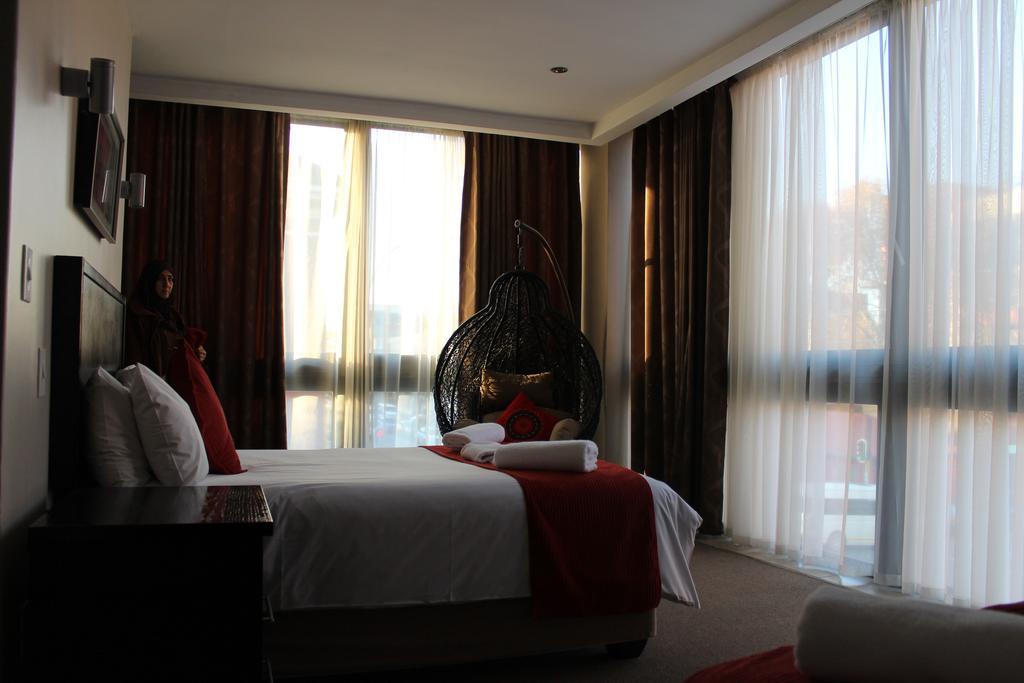 Alcazaba Hotel Johannesburg Bagian luar foto