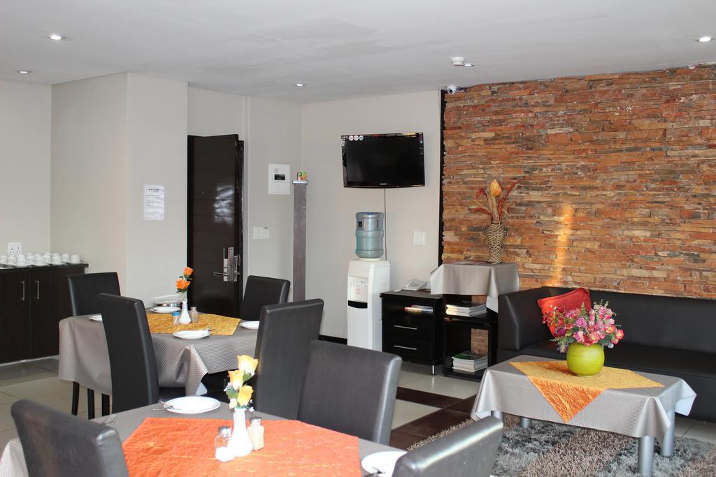 Alcazaba Hotel Johannesburg Bagian luar foto