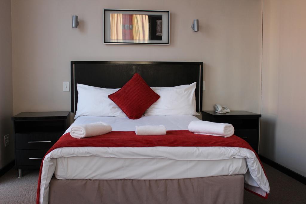 Alcazaba Hotel Johannesburg Bagian luar foto