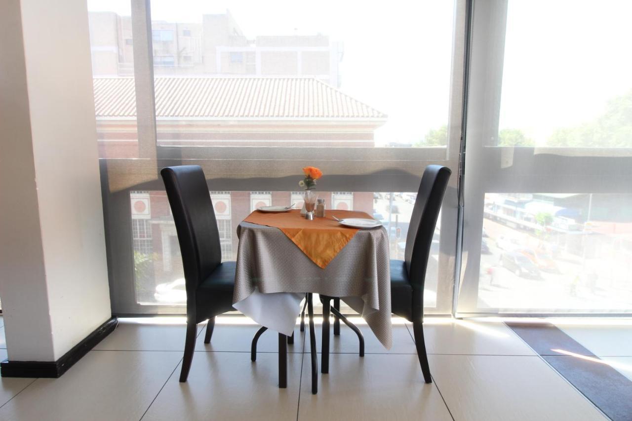 Alcazaba Hotel Johannesburg Bagian luar foto