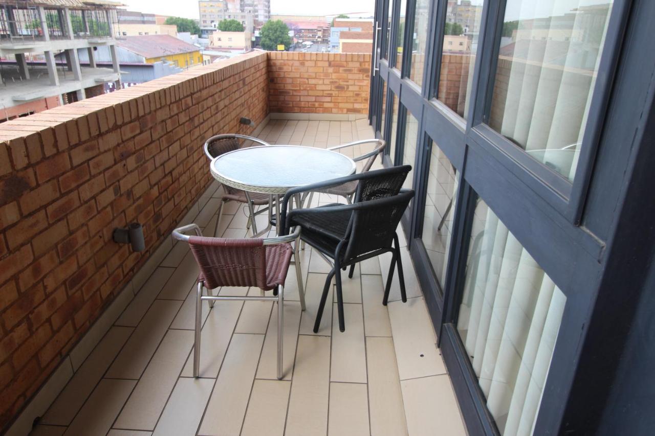 Alcazaba Hotel Johannesburg Bagian luar foto