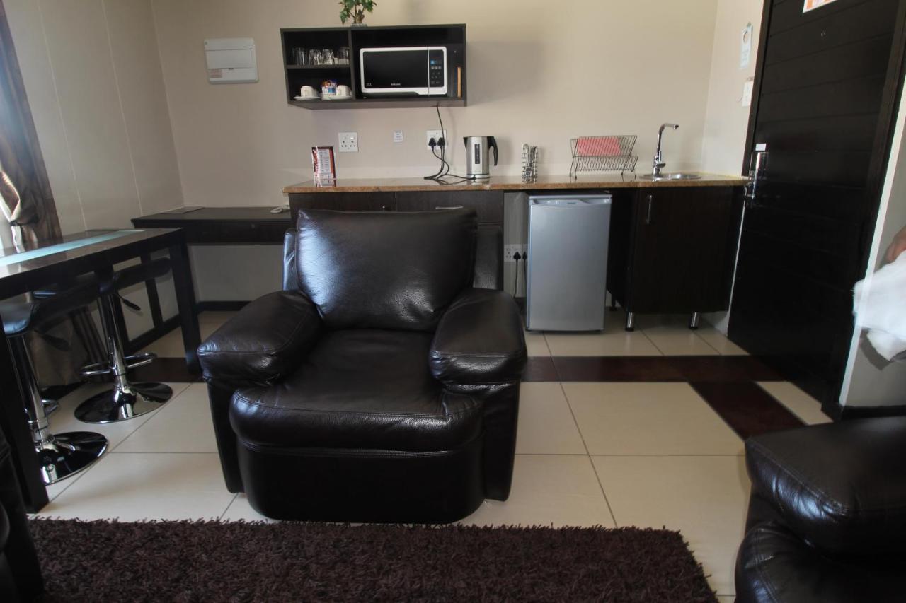 Alcazaba Hotel Johannesburg Bagian luar foto