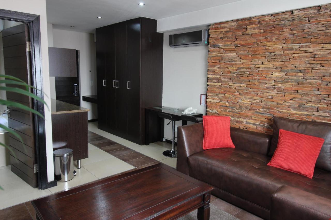 Alcazaba Hotel Johannesburg Bagian luar foto