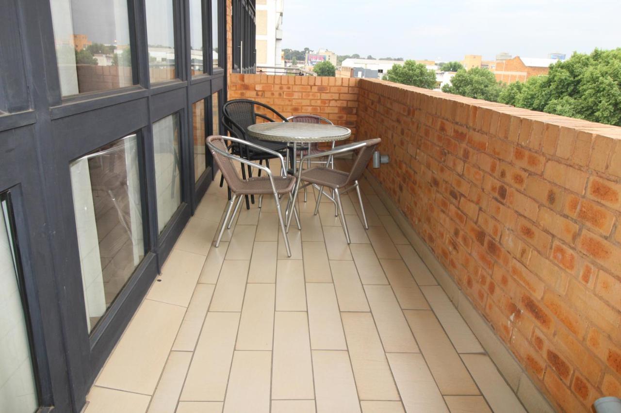 Alcazaba Hotel Johannesburg Bagian luar foto