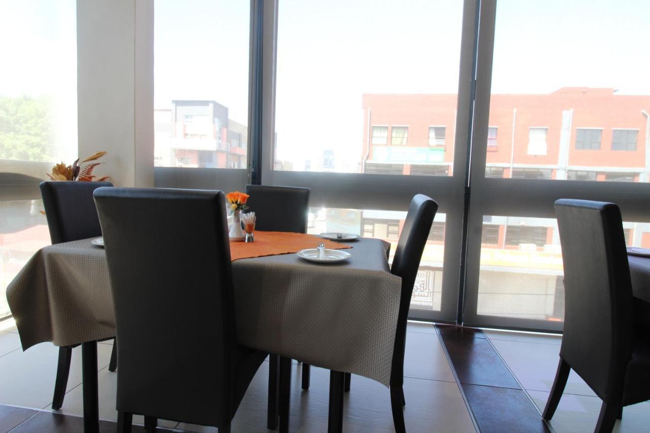 Alcazaba Hotel Johannesburg Bagian luar foto
