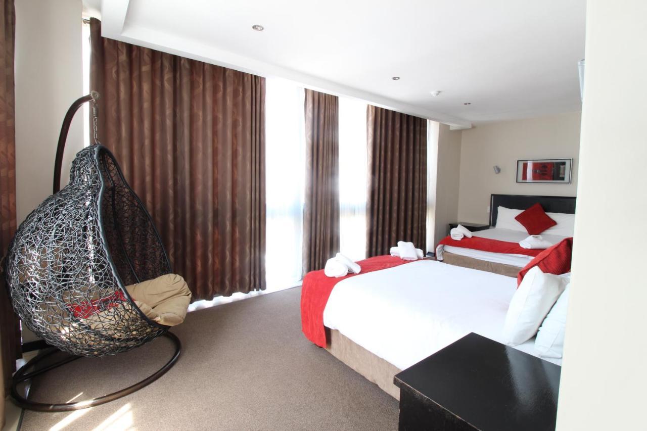 Alcazaba Hotel Johannesburg Bagian luar foto